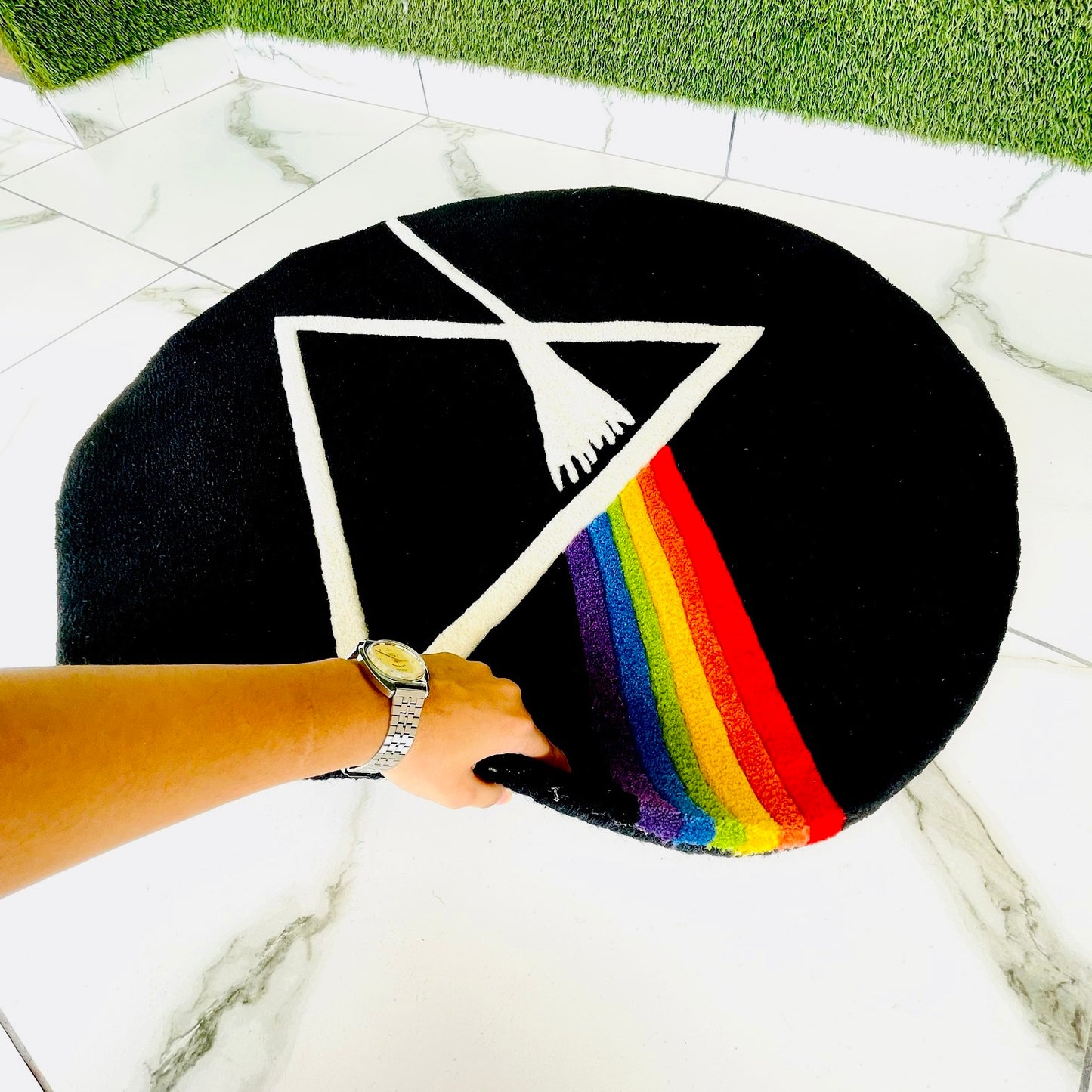Pink Floyd Prism Hand-Tufted Rug thickness reference