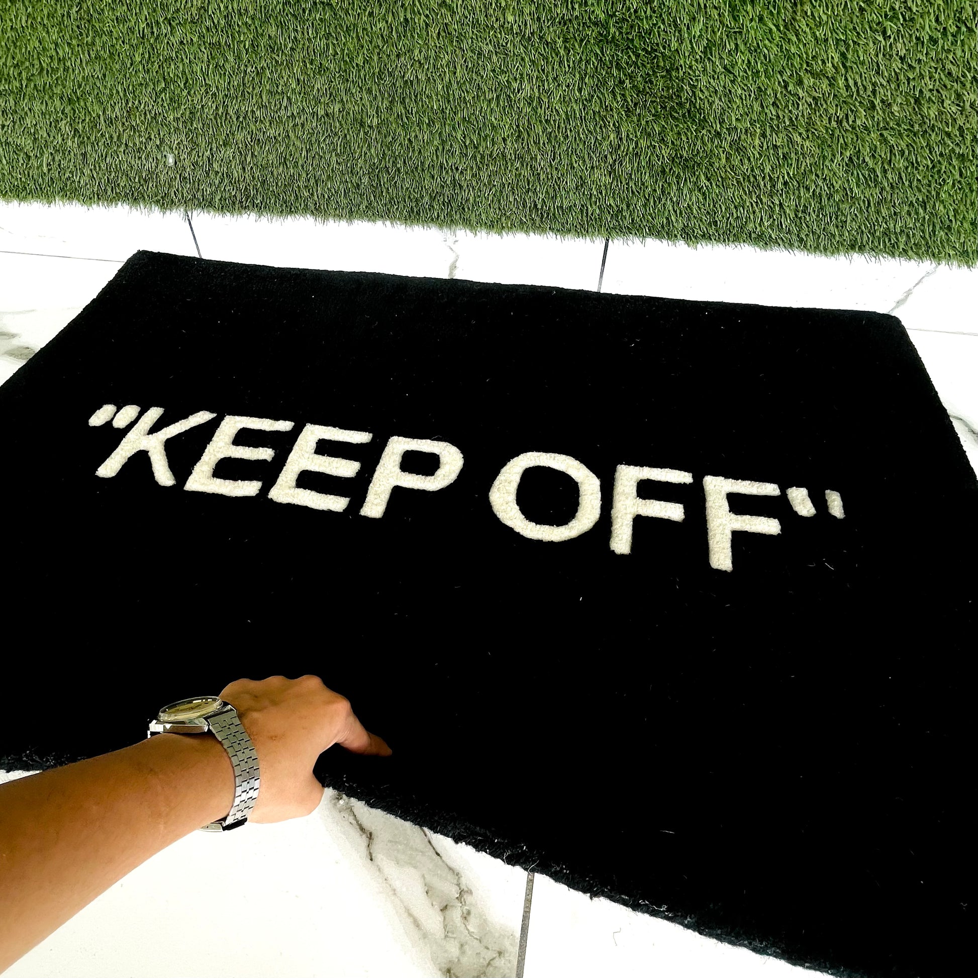 Keep Off x Virgil Abloh Hand-Tufted Rug thickness reference