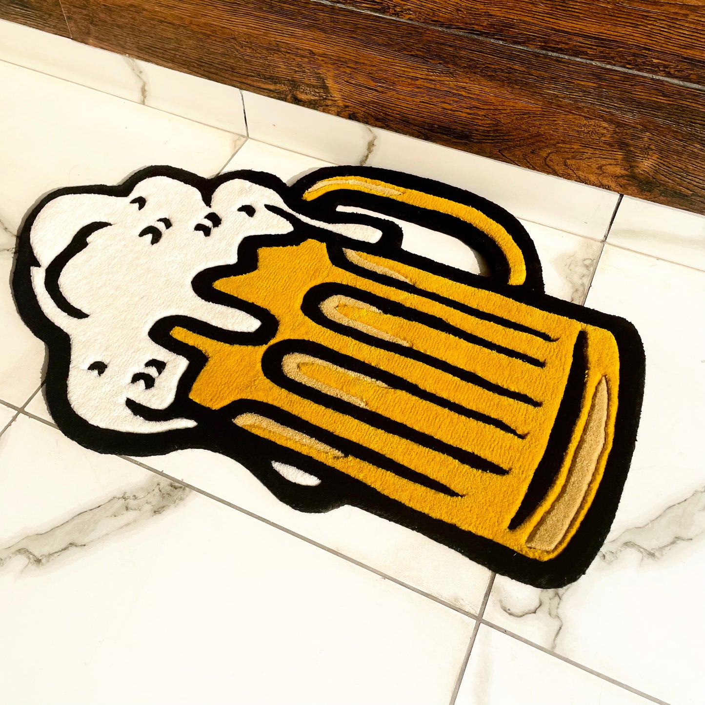 Beer mug rug side view