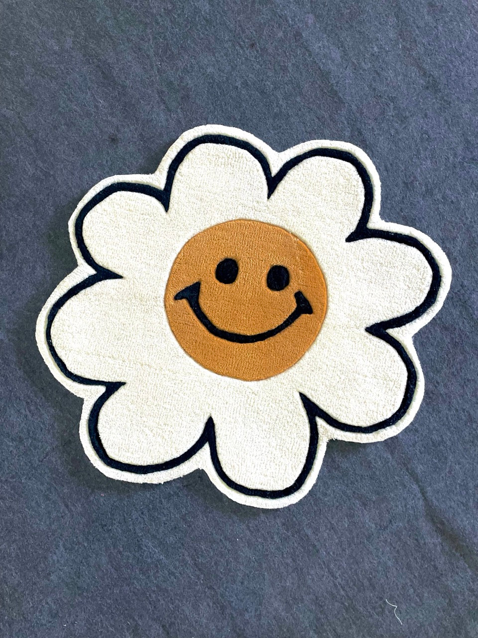 Cute Smiley Flower Hand-Tufted Rug