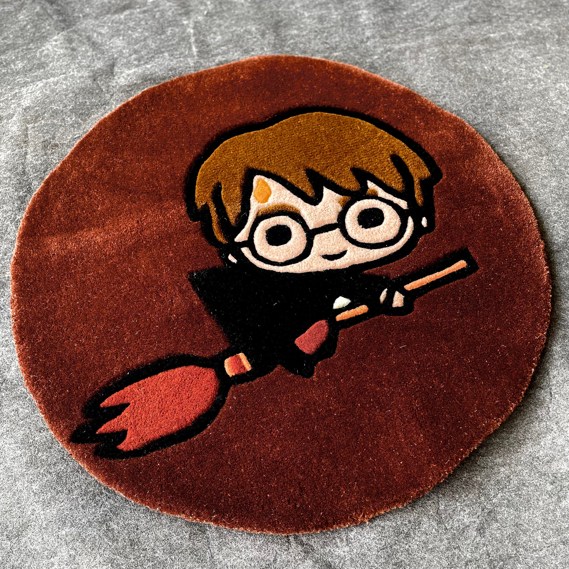 Harry Potter Round Hand-Tufted Rug side viewHarry Potter Round Hand-Tufted Rug side view
