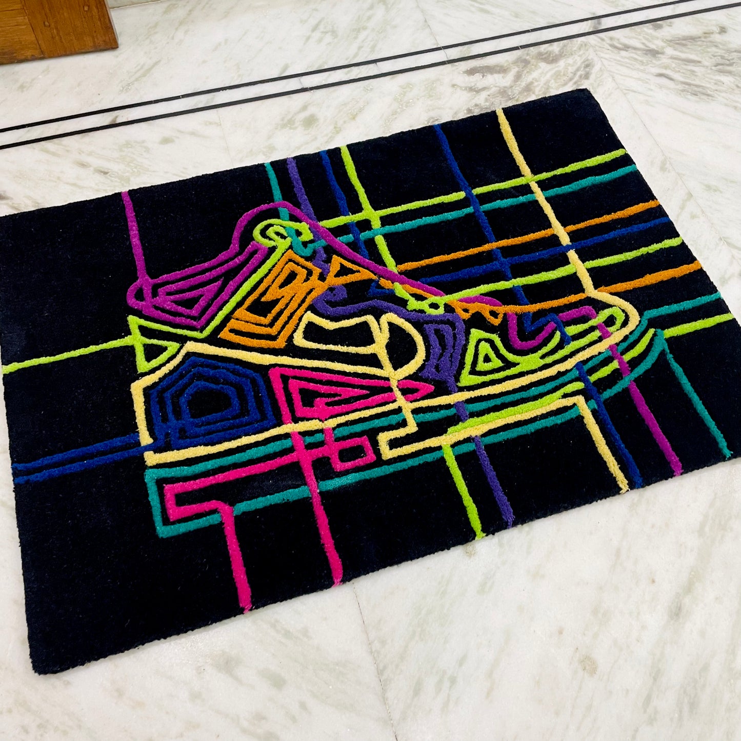 Neon Sole Flow Hand-Tufted Rug